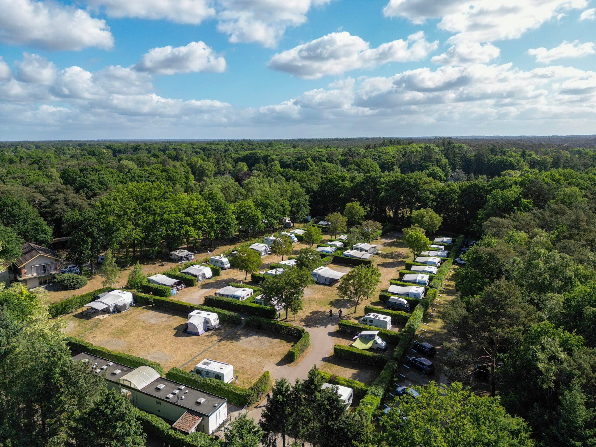 Camping Beek en Hei vanuit de lucht